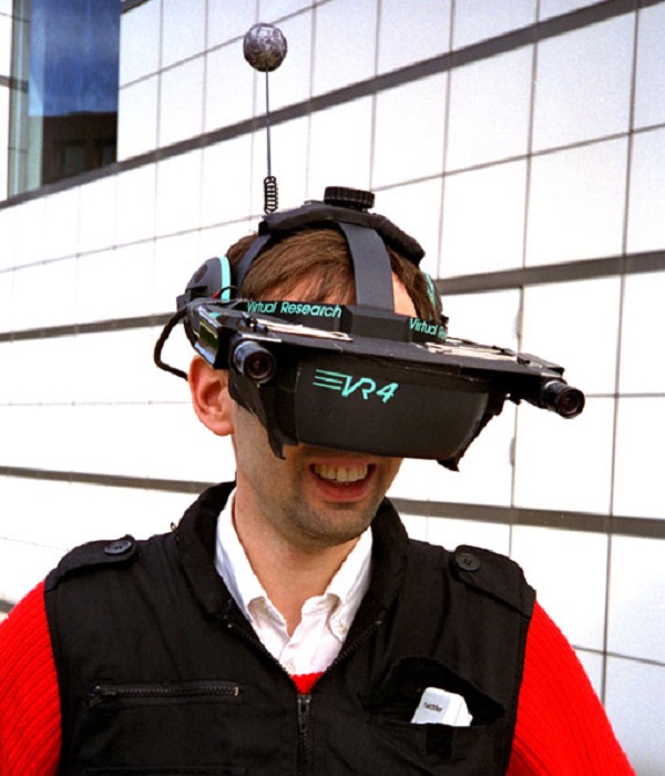 Virtual Research Systems VR4 HMD